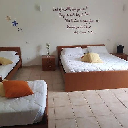 Note Di Stelle Oda ve Kahvaltı Marrùbiu
